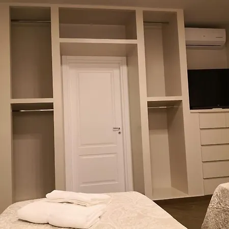 Scm House Konukevi